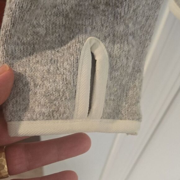 The North Face Women's Light Gray Fleece Jacket - Picture 3 of 13